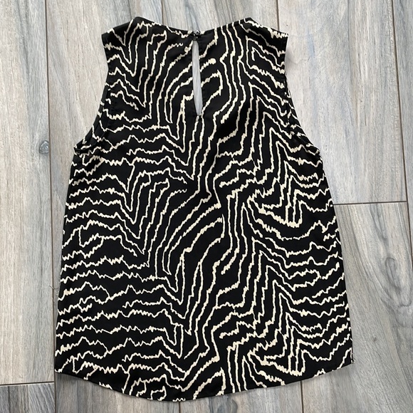 *** Black and White Philosophy Tank - Picture 7 of 7